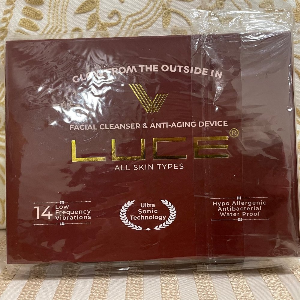 NEW in the box Luce Anti-Aging Facial Cleaner Device Ultra Sonic Technology